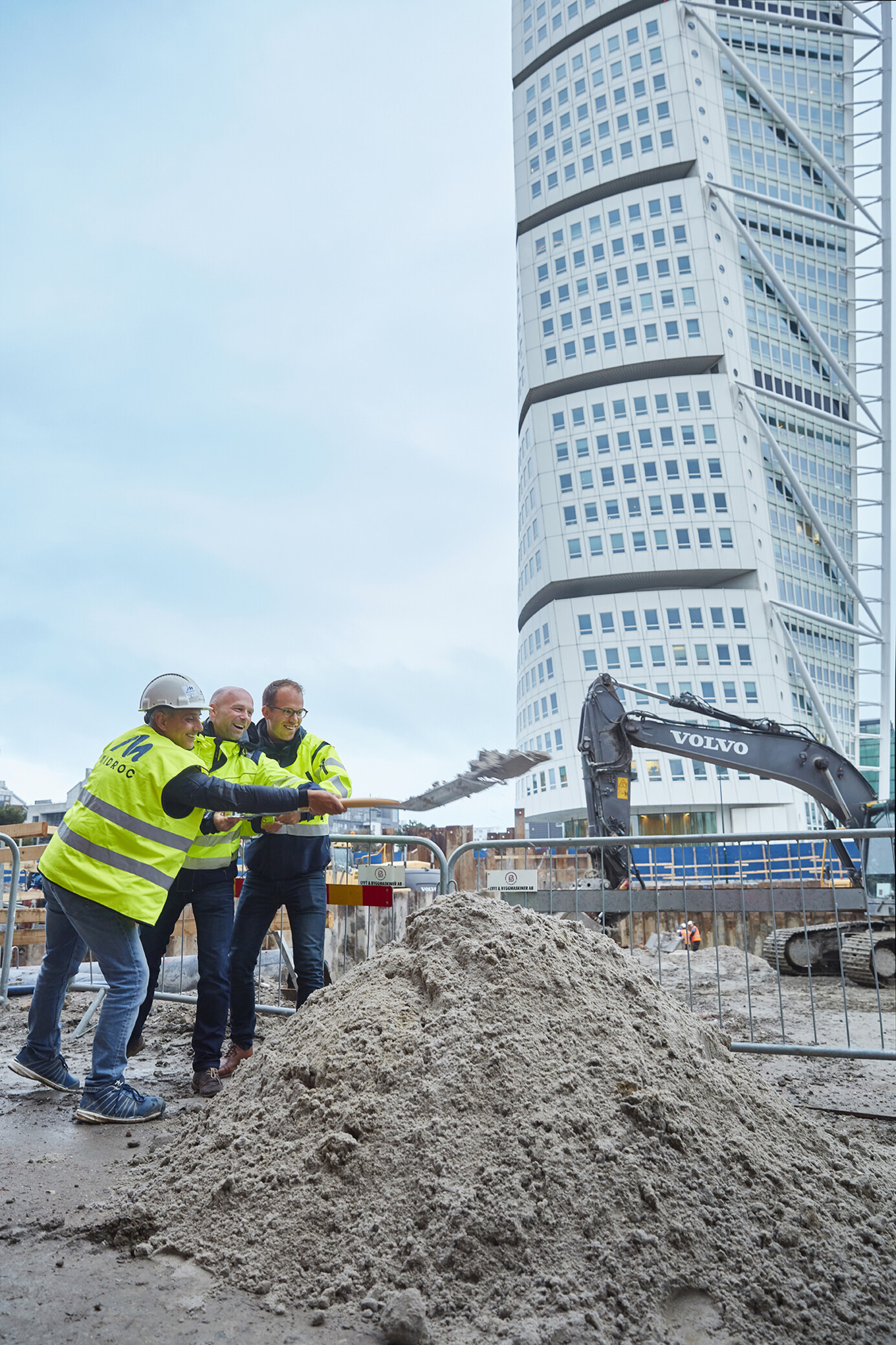 Bild från första spadtaget till Brf West