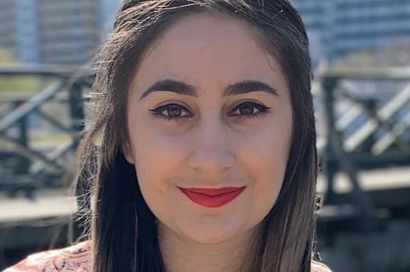 Mona Ghasemi, deltagare i ungdomsrådet som formats i Embassy of Sharing